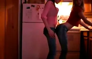 A milf Boazona fodeu numa máquina de brinquedos sexuais. melhores vídeos pornô da internet