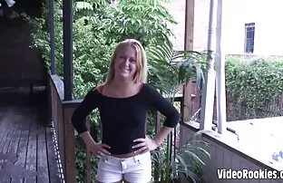 Um toque de MILF de ouro relaxa o corpo e a melhor video porno da historia alma