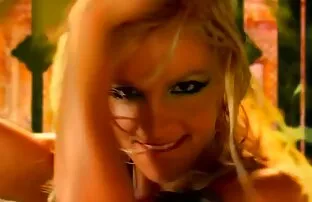 Morena sensual e filme pornô melhores sexy a foder a rata