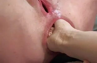 Uma estudante fodida por um colega de qual o melhor site de video porno turma Debaixo da secretária da turma.