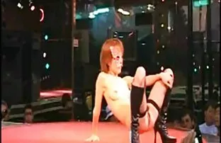Uma adolescente sexy masturba-se à frente os melhores vídeo pornô em hd da Câmara